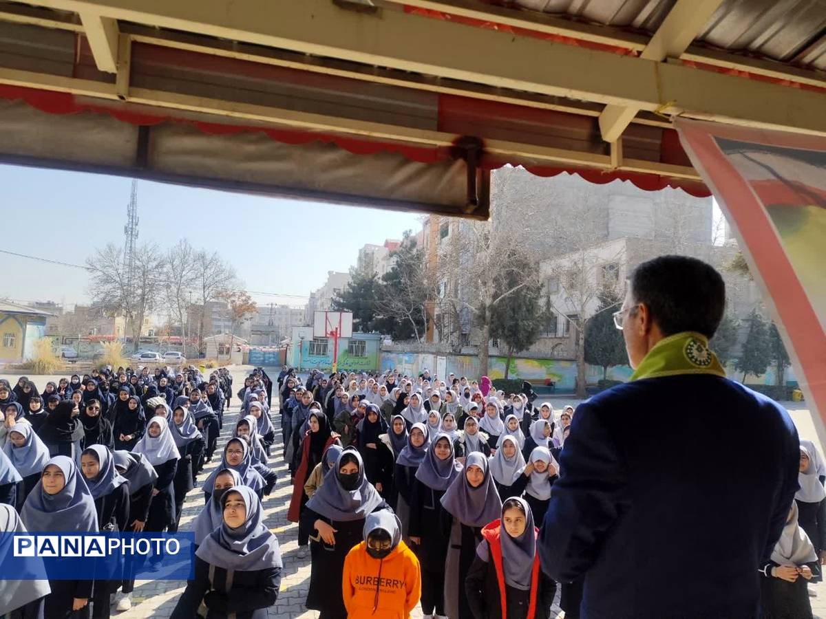 تمرین آمادگی پیشتازان دبیرستان شاهد شهید حمامی ناحیه ۶ مشهد