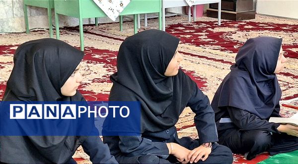 برگزاری محفل انس با قرآن در دبیرستان فیاض