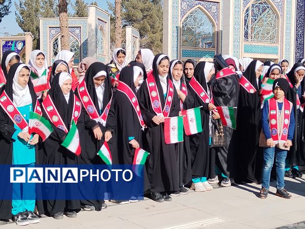 آغاز مراسم دهه فجر با شعار  «حضور تا ظهور» در گلزار شهدای سبزوار