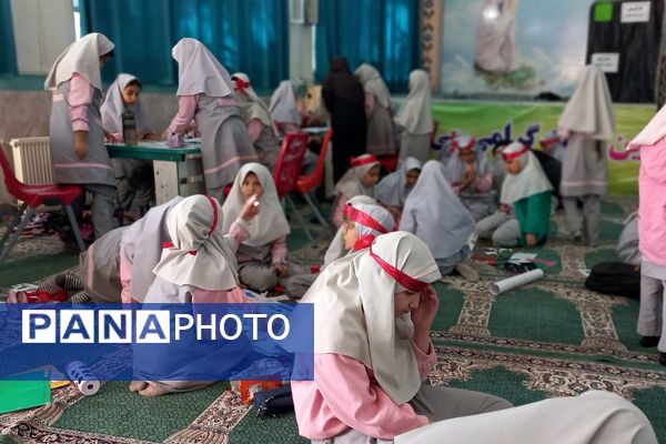 نمایش جلوه‌های ارادت فاطمی در روزنامه‌دیواری‌های مدرسه شهیدسرافراز اسلامشهر