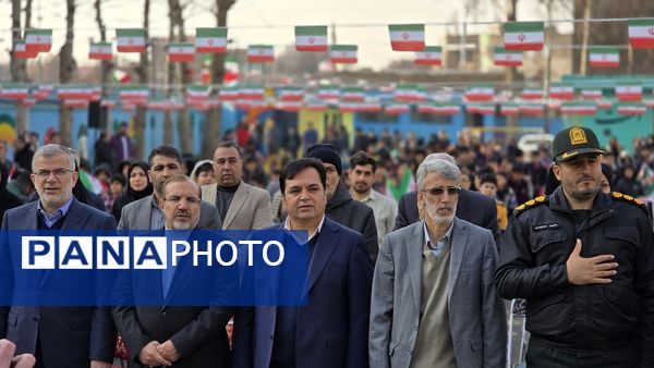 آیین نواختن زنگ انقلاب در شهرستان نظرآباد