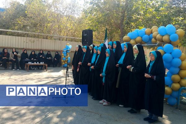 حضور دانش‌آموزان ناحیه دو شهرری در نمایشگاه طرح‌های علمی پژوش سرای بصیرت 