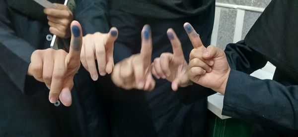 حس و حال انتخابات شورای دانش آموزی در دبیرستان حضرت خدیجه (س) جعفریه قم 