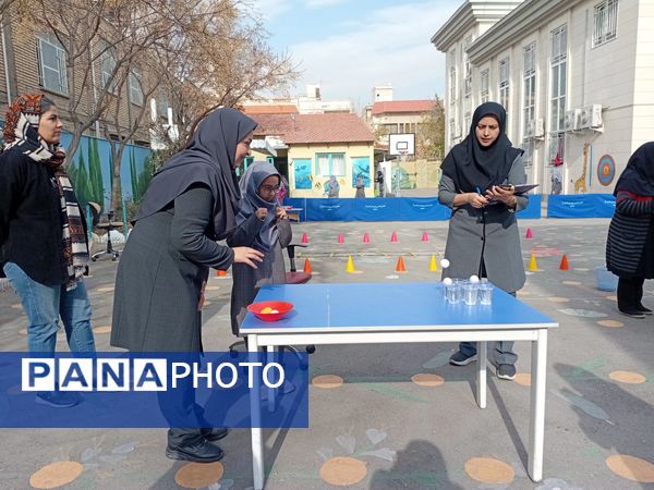 مسابقه جذاب مادر و دختر در دبستان مصلی نژاد حضرت زینب(س)