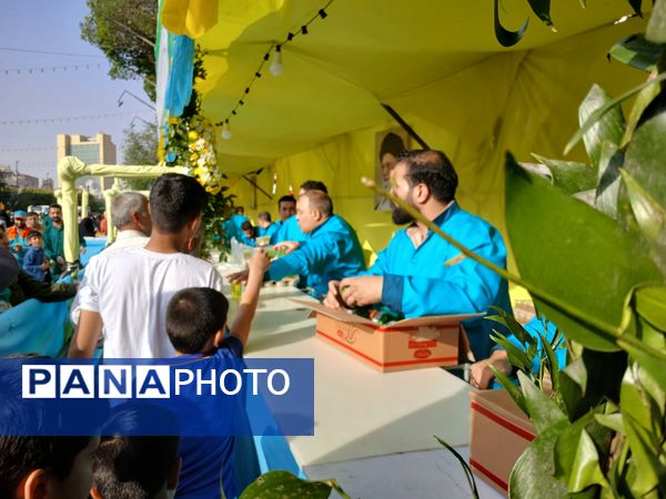 موکب بزرگ شرکت نان قدس رضوی در روز شریف ولادت امام رضا (ع)