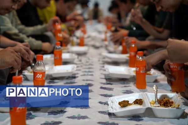 اعتکاف به رنگ خدا ۴؛ دانش‌آموزان یزدی به مهمانی خدا رفتند