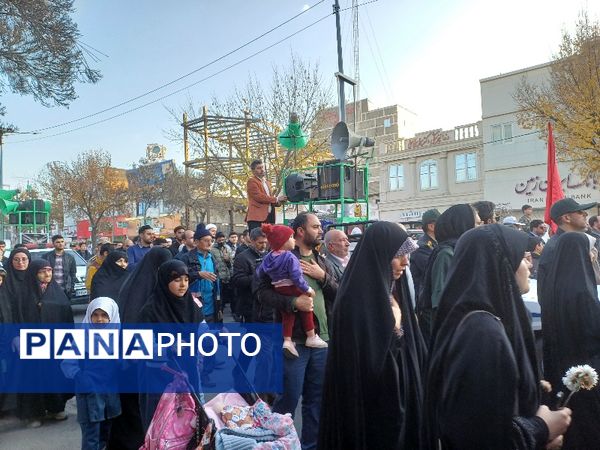 استقبال پرشور مردم از شهدای گمنام در شهرستان شیروان
