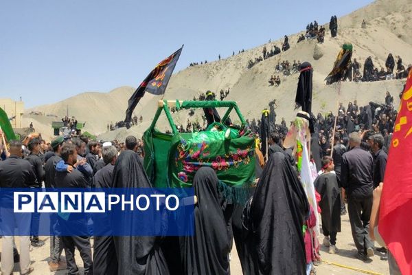 آئین با شکوه عزاداری آقا اباعبدالله الحسین (ع)در روز عاشوراحسینی