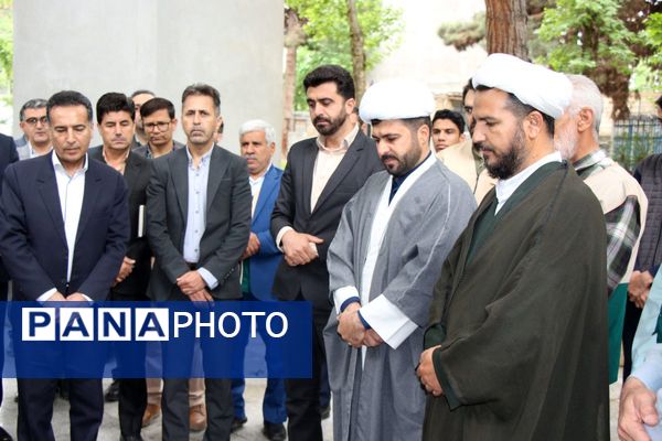 غبارروبی و عطر افشانی مزار شهدا در سملقان