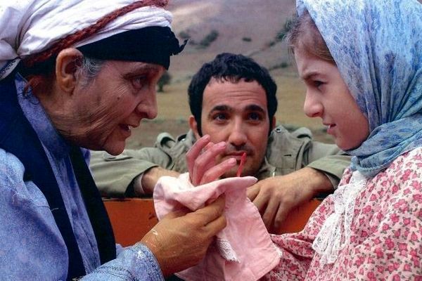 ادای احترام شبکه نمایش به گلاب آدینه با پخش «وقتی همه خواب بودند»