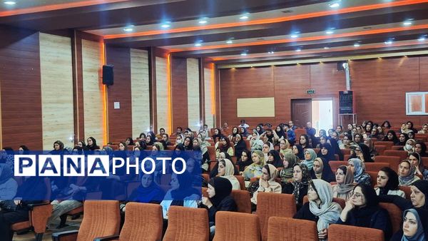 جلسه انجمن اولیا و مربیان دبستان پروین اعتصامی