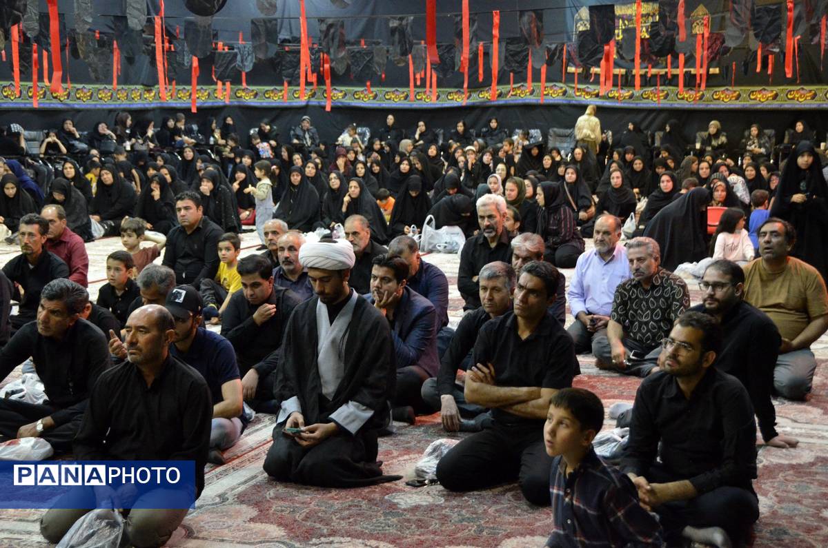 مراسم عزاداری شب پنجم محرم در هیئت فرهنگیان دهه اول محرم