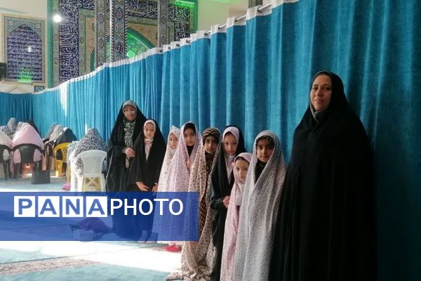 نماز جمعه فیروزکوه میزبان میزهای خدمت و ایستگاه سلامت