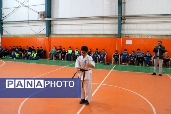 ویژه‌ برنامه گرامیداشت هفته تربیت‌بدنی در دبستان شاهد فرخی مرند