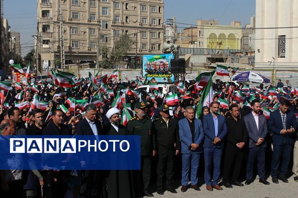 حضور پرشور دانش‌آموزان در راهپیمایی ۱۳آبان منطقه کهریزک 
