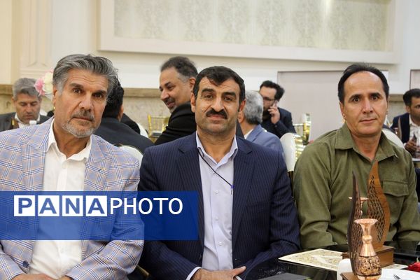 برگزاری مراسم گرامیداشت مقام معلم در بهارستان‌دو