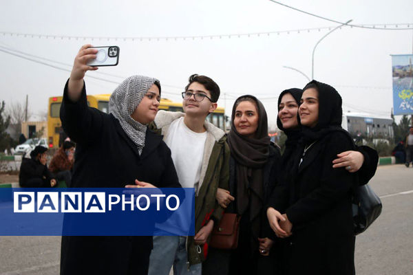 جلوه های حضور خادمان نوجوان در شادپیمایی مسجد جمکران