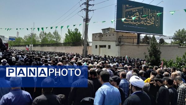 مردم کرج پیکر شهدا حمله رژیم غاصب صهیونیستی به ایران را با عشق و احترام تشییع کردند