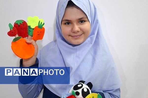 نمایشگاه دست سازه های دانش‌آموزی در دبستان شهید مجید مجیدی ناحیه دو شهرری 