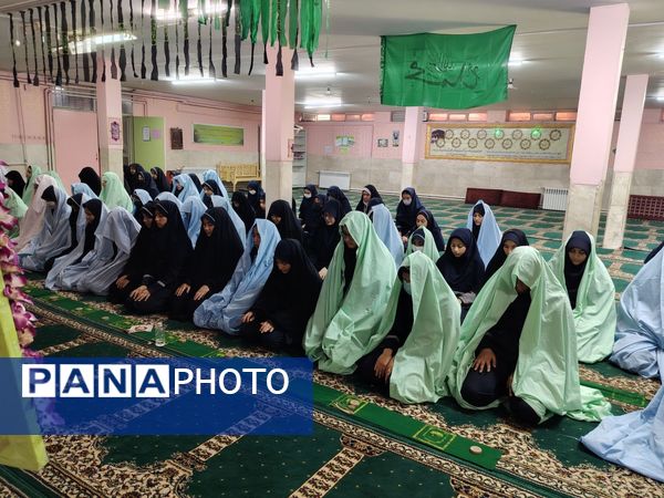 جلسه پرسش و پاسخ با امام جمعه شهرستان نیشابور در دبیرستان شاهد قدسیان 