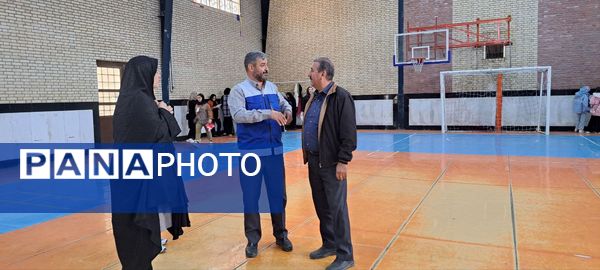 مسابقات طناب‌کشی و دارت در سالن زینبه شهرستان شیروان