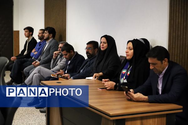 دیدار معاون پرورشی و فرهنگی وزارت آموزش‌وپرورش با نمایندگان پسر تشکل‌های دانش‌آموزی شیراز