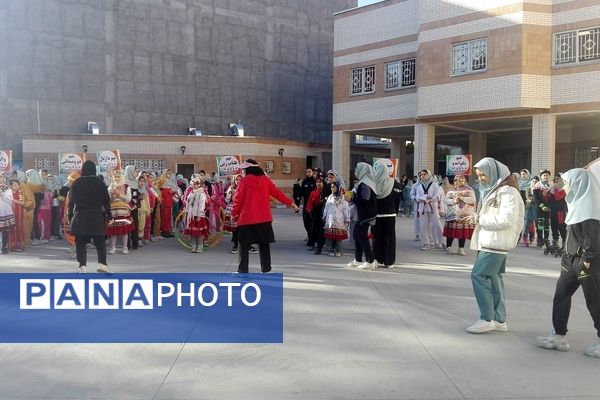 برگزاری المپیاد ورزشی درون مدرسه‌ای در دبستان امام خمینی(ره) بجنورد