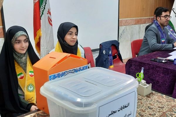 انتخابات مجلس و مجمع دانش‌آموزی متوسطه یک دختران شیروان