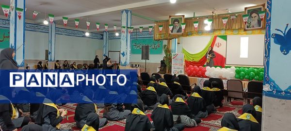  همایش یاوران انقلاب در دبیرستان امام سجاد (ع) ناحیه ۴ کرج