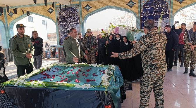 مراسم تشییع پیکر شهید گمنام در شهر سفیددشت 