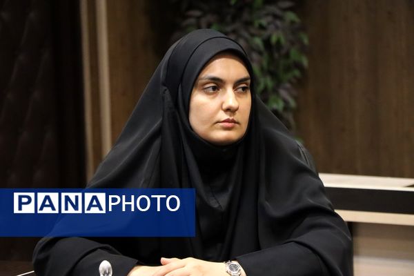 تجلیل از فعالان حوزه بانوان و خانواده در ناحیه یک بهارستان
