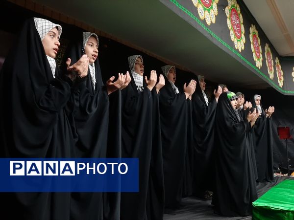 روایتگری مادر شهید مدافع امنیت «حسن مختارزاده» در جمع دانش‌آموزان