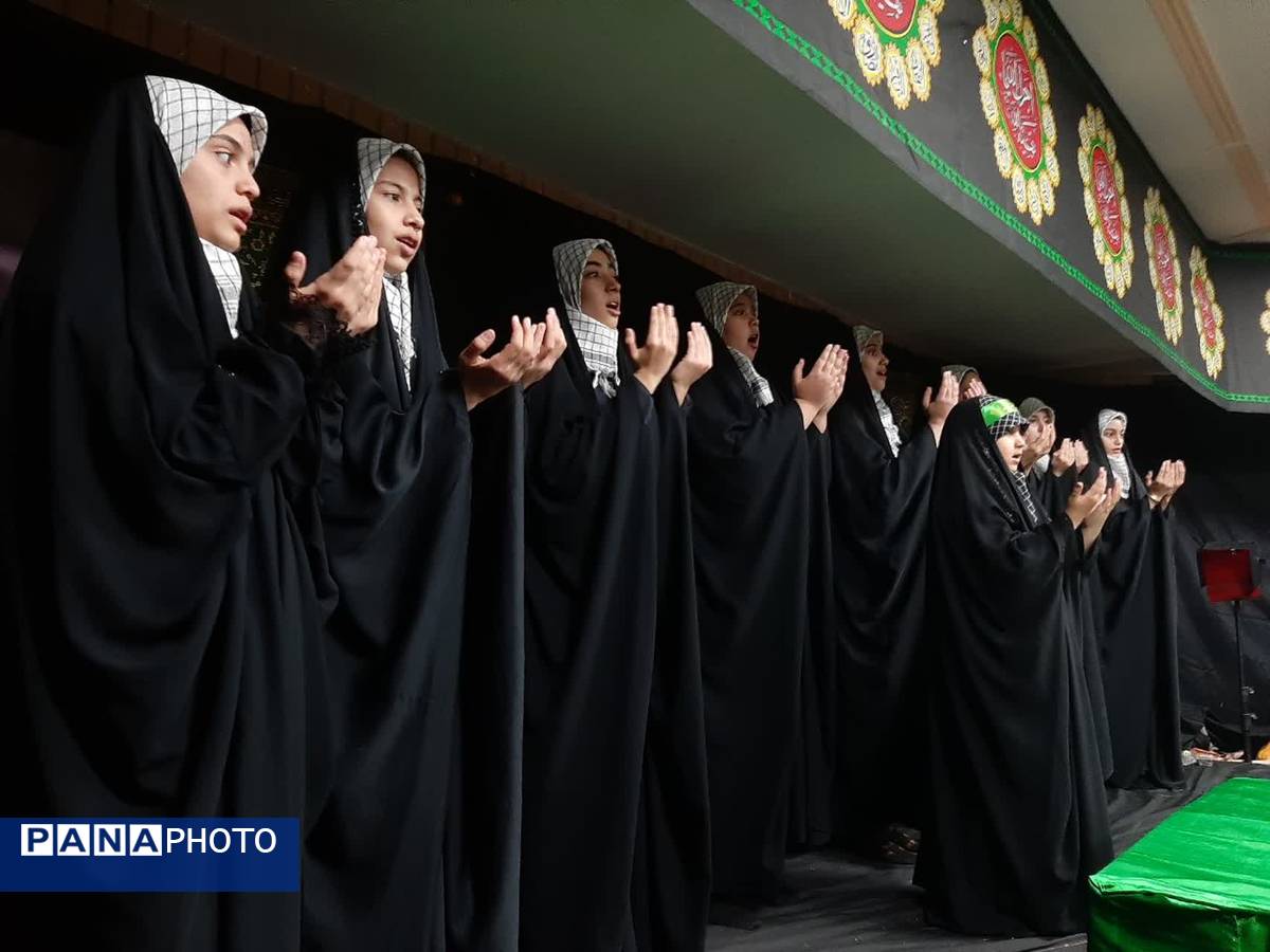 روایتگری مادر شهید مدافع امنیت «حسن مختارزاده» در جمع دانش‌آموزان