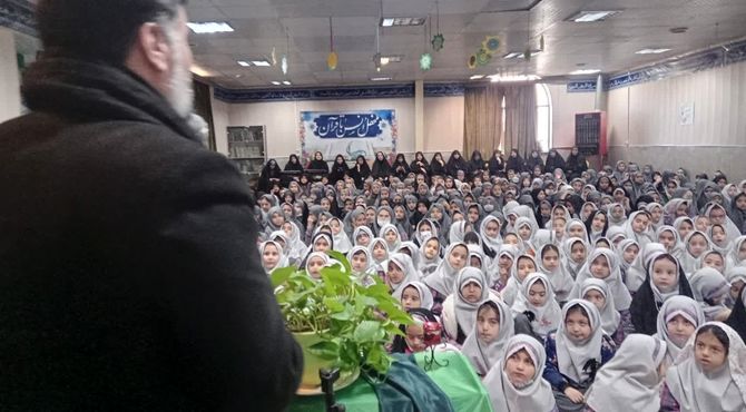 مراسم شهادت حضرت فاطمه(س) در دبستان شاهد نرجس ناحیه 4 کرج برگزار شد  