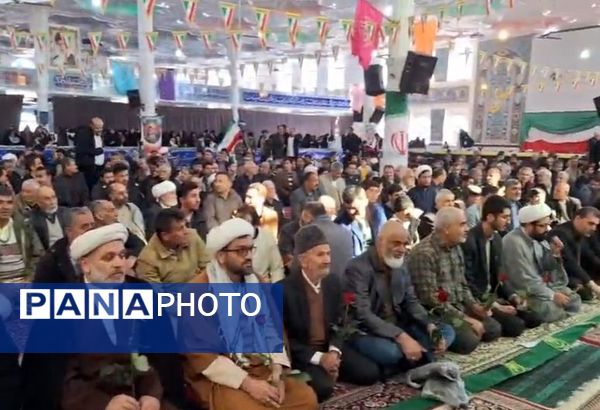 برگزاری آیین گلباران تمثال امام خمینی (ره) در تربت جام 