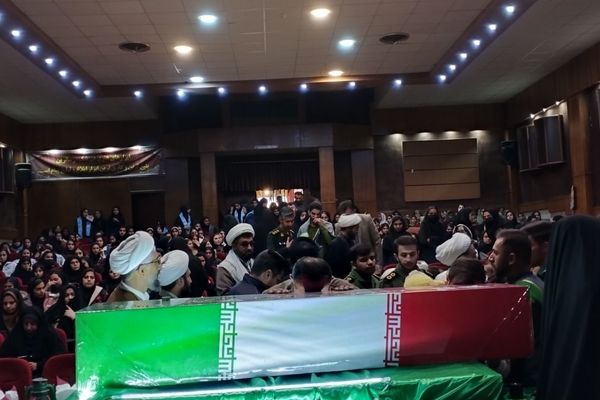  استقبال اردل از شهید گمنام همزمان با یادواره شهدای روحانیت