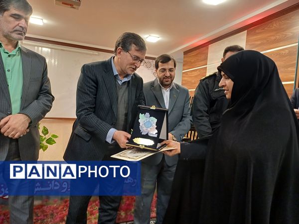 تقدیر از اعضای شورای آموزش و پرورش ملارد به‌خاطر کسب رتبه برتر استانی