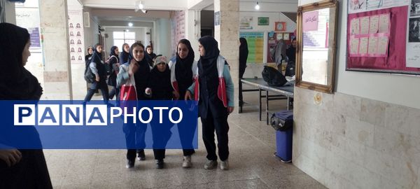 مانور زلزله در دبیرستان شهید هاشمی نژاد 