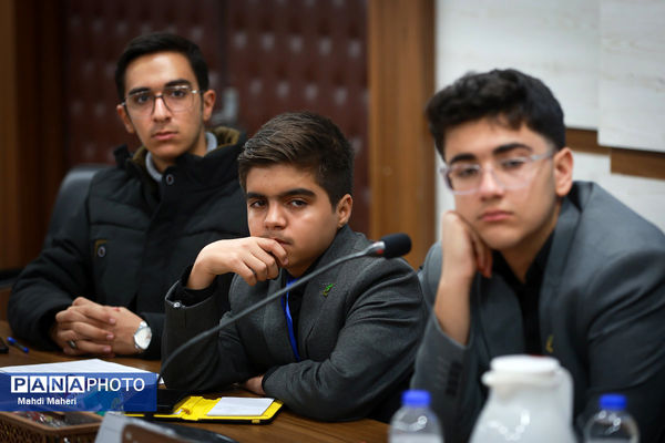 دومین روز نشست کارگروه تدوین سند دوازدهمین دوره مجلس دانش‌آموزی