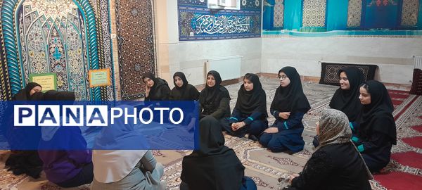 برگزاری سه‌شنبه‌های مهدوی با حضور هیئت‌های مذهبی دانش‌آموزی در دبیرستان فرزانگان استعداد درخشان ملارد