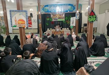 حضور دختران فارسانی در همایش سه ساله‌های حسینی