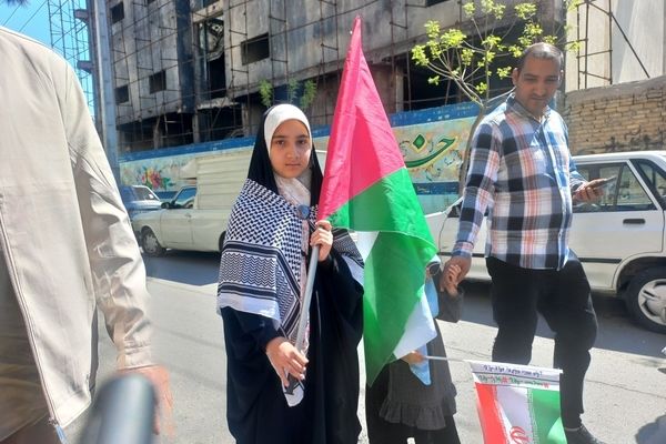 حضور پرشور اقشار مختلف مردم بهارستان دو در راهپیمایی روز جهانی قدس 