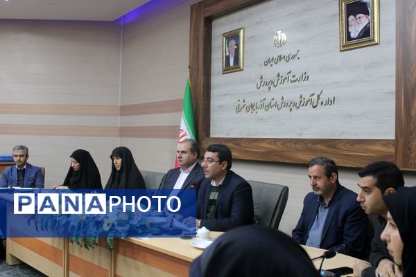 رونمایی و گردهمایی توجیهی و تبیینی بسته محصولات مدرسه‌ای ایرانمون در آذربایجان شرقی