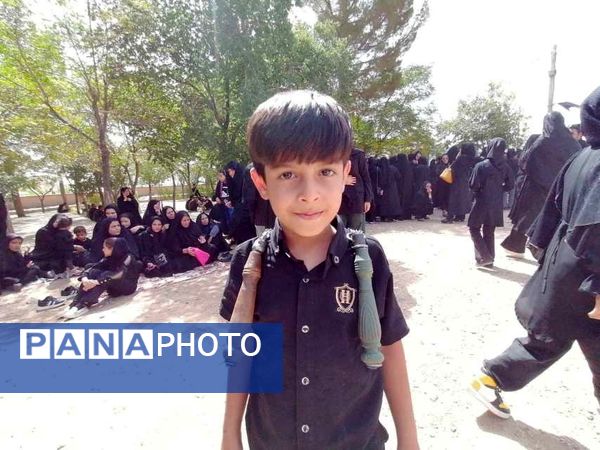 حضور پررنگ کودکان و نوجوانان روستای نقاب در همایش بزرگ عاشورای حسینی