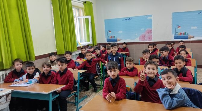 عکس یادگاری از شکوفه های کلاس اولی مدرسه فردوسی (1) اردبیل 
