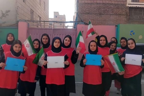 گرامیداشت هفته تربیت بدنی در مدارس دکتر رزمی و شهید مجید مجیدی ناحیه دو شهرری 