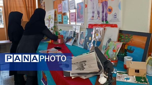 جشنواره فرهنگی هنری ماها در دبستان پنجم مهر