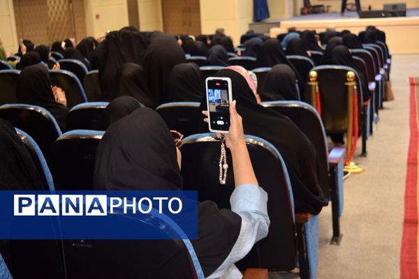 مراسم گرامیداشت مقام معلم و تجلیل از طلایه‌داران تعلیم و تربیت منطقه ۱۴ 