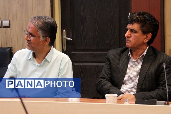 برگزاری جلسه توجیهی مدیران دوره متوسطه اول در سالن فرهنگ بهارستان دو