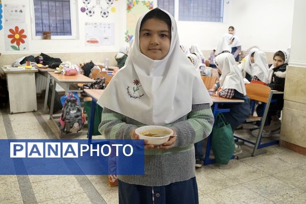 گرامیداشت شهادت حضرت زینب(س)بانوی دو عالم در مدرسه شهدای ۱۵خرداد قرچک